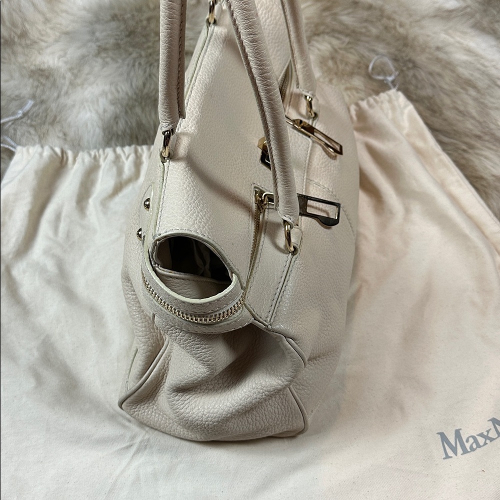 Max Mara Neutral Leather Top Handle Bag | Gold Hardware | Made in Italy - Picture 10 of 16